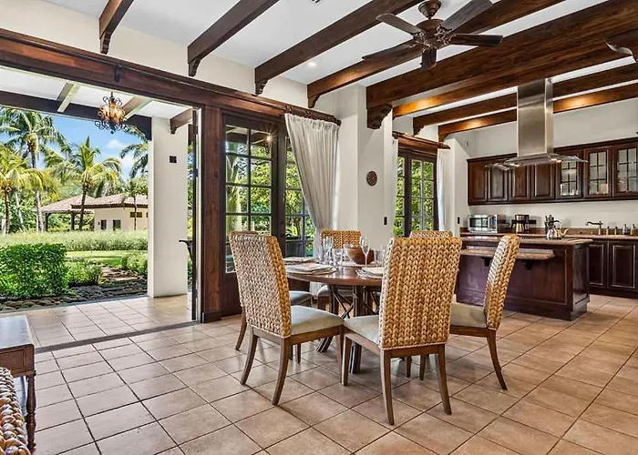 Tropical In Hacienda Pinilla